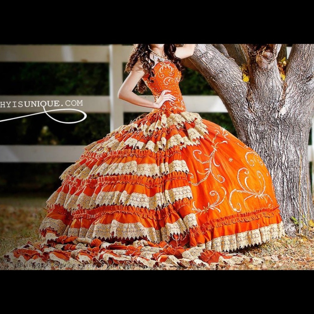 Vestido de quinceañera diseñador Adán Terriquez